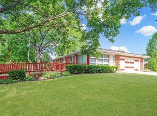 1636 Valley View Dr, Freeport, IL 61032