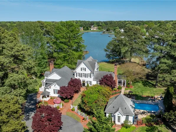 106 Ocean Breeze Dr, Yorktown, VA 23693