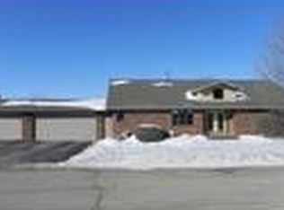 1943 12th St NW, Minot, ND 58703