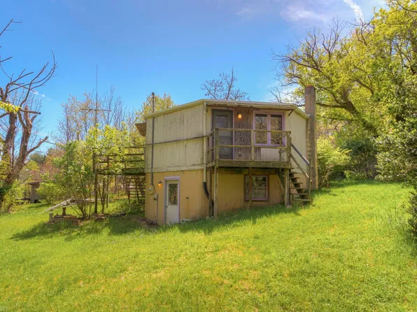 3300 Old Farm Rd, Blacksburg, VA 24060