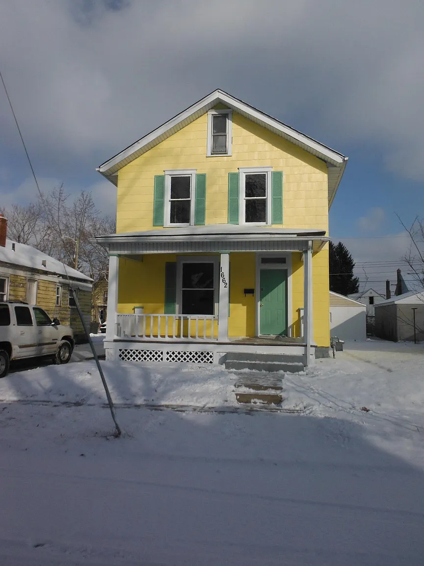 1662 Arlington Ave photo 1