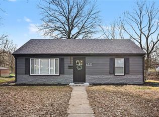 6521 N Campbell St, Gladstone, MO 64118