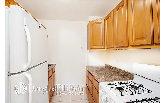 Rented by Douglas Elliman | media 29