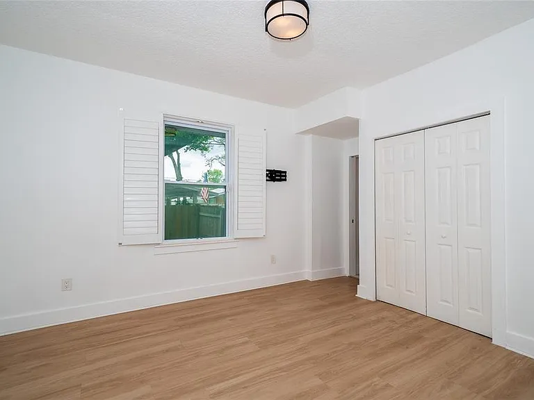 6704 N Taliaferro Ave — Photo 15