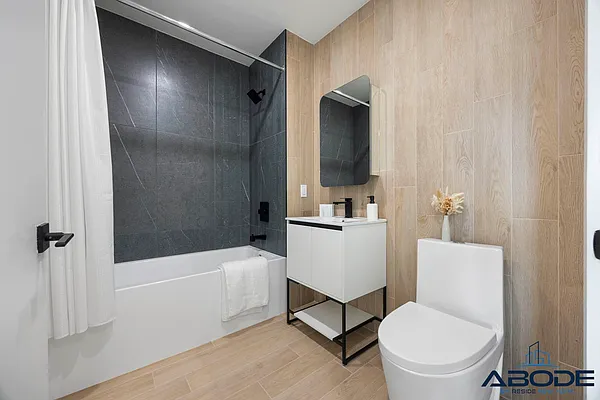 Bathroom, photo 1