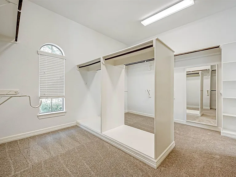 2914 Cotswold Ln — Photo 36