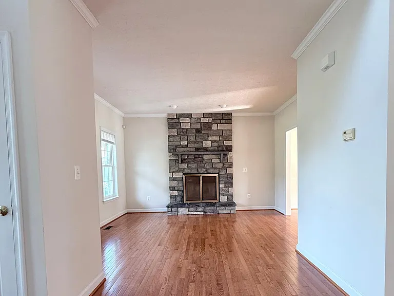 4114 Derbyshire Ln — Photo 19