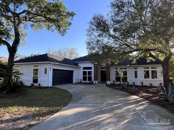 2779 Pebble Beach Dr, Navarre, FL 32566