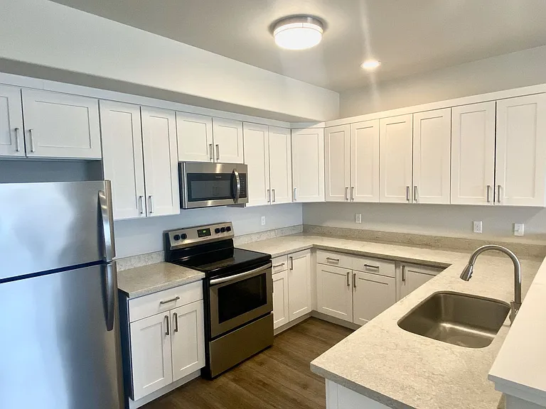 809 S Emerson St — Photo 5