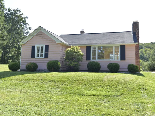 249 Peaceable Street, Ridgefield, CT 06877