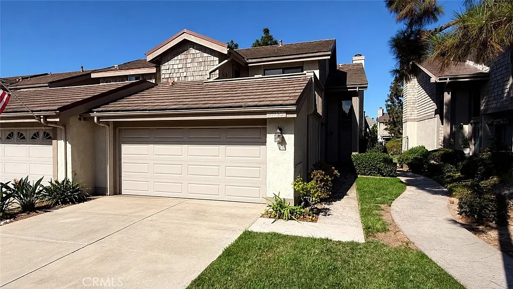 3 bed, 2.5 bath, 1673 sqft, $5,000 — Photo 1