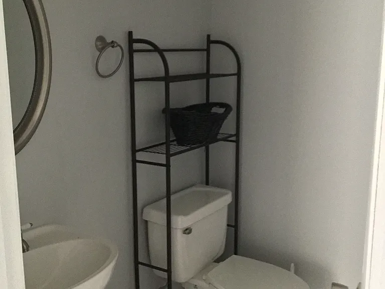 1/2 bathroom