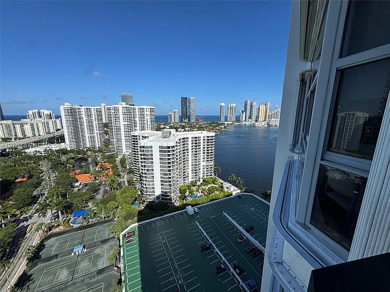 3530 Mystic Pointe Dr #2709 — Photo 4
