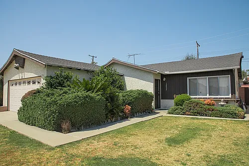 18027 Saint Andrews Pl Photo 1