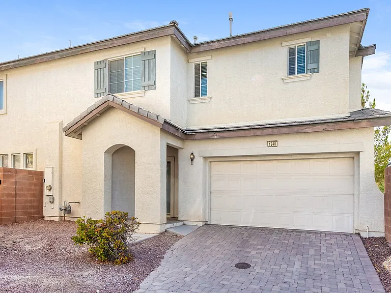 1240 Maple Pines Ave — Photo 1