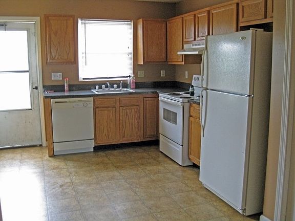Kitchen w/back door
