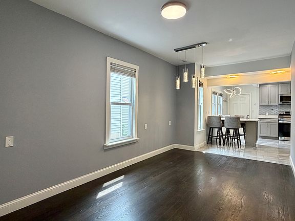 4th image of 44 Everett St #1