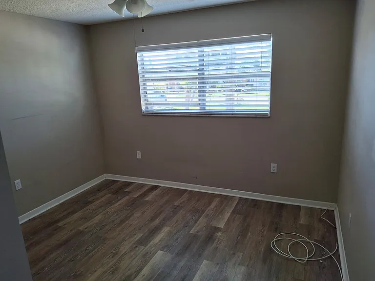 510 70th Ave #7 — Photo 3