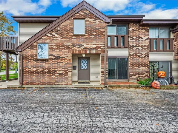 108 W Wood St APT C, Palatine, IL 60067