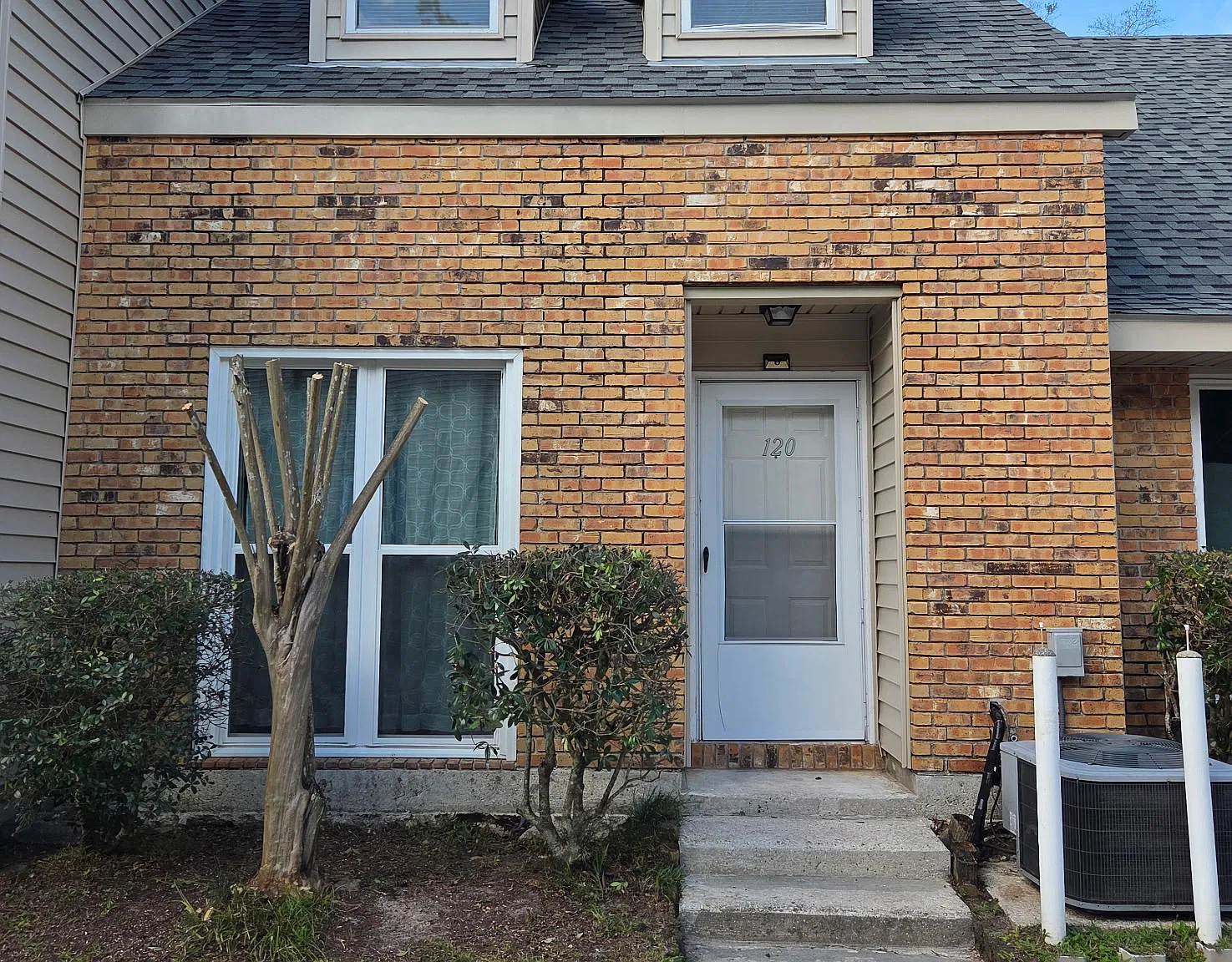2 bed, 1.5 bath, 1100 sqft, $1,250 — Photo 1