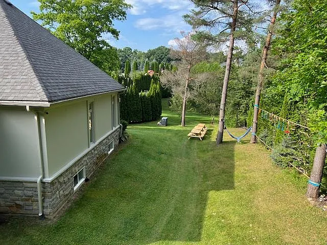 23 Cranborne Chase — Photo 8