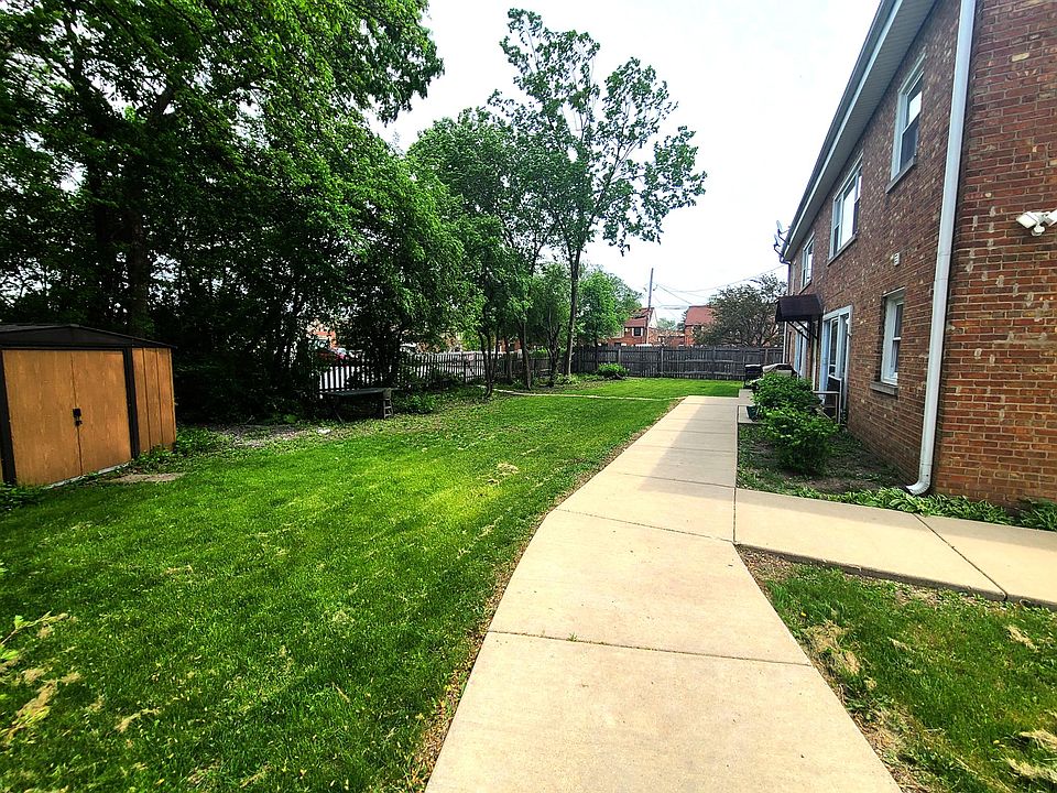 1st image of 701 E Maple Ave APT B