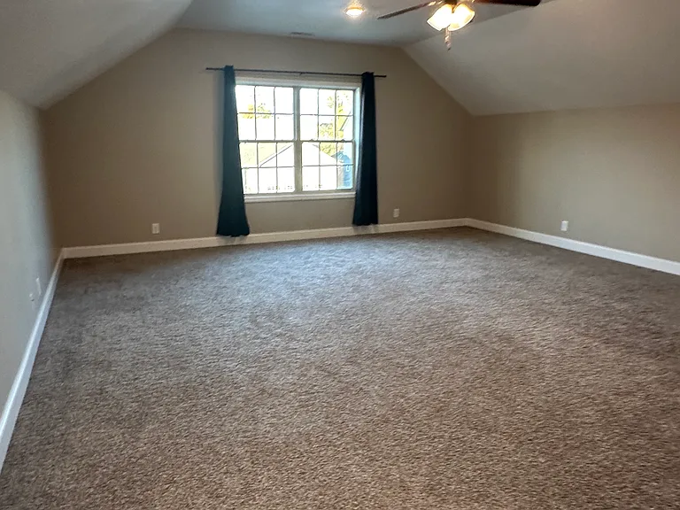 1124 Eagles View Dr — Photo 32