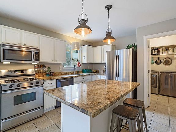 2nd image of 10492 N Sugarloaf Dr