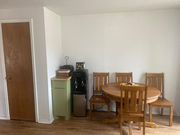 4th image of 2618 NE Euclid Ave