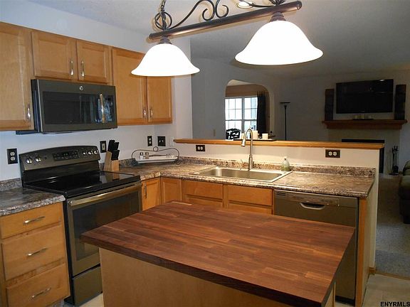 5th image of 7 Chapman Ct