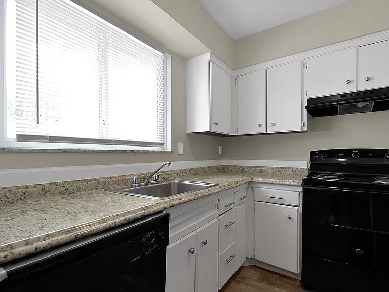 2409 Belcher Dr — Photo 13
