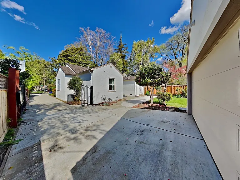1866 Bidwell Way — Photo 34