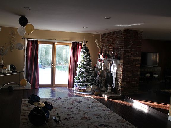 3rd image of 8531 Moorcroft Ave