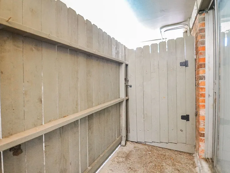 515 Tallowood Rd #1 — Photo 17
