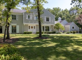 567 Rockefeller Rd, Lake Forest, IL 60045