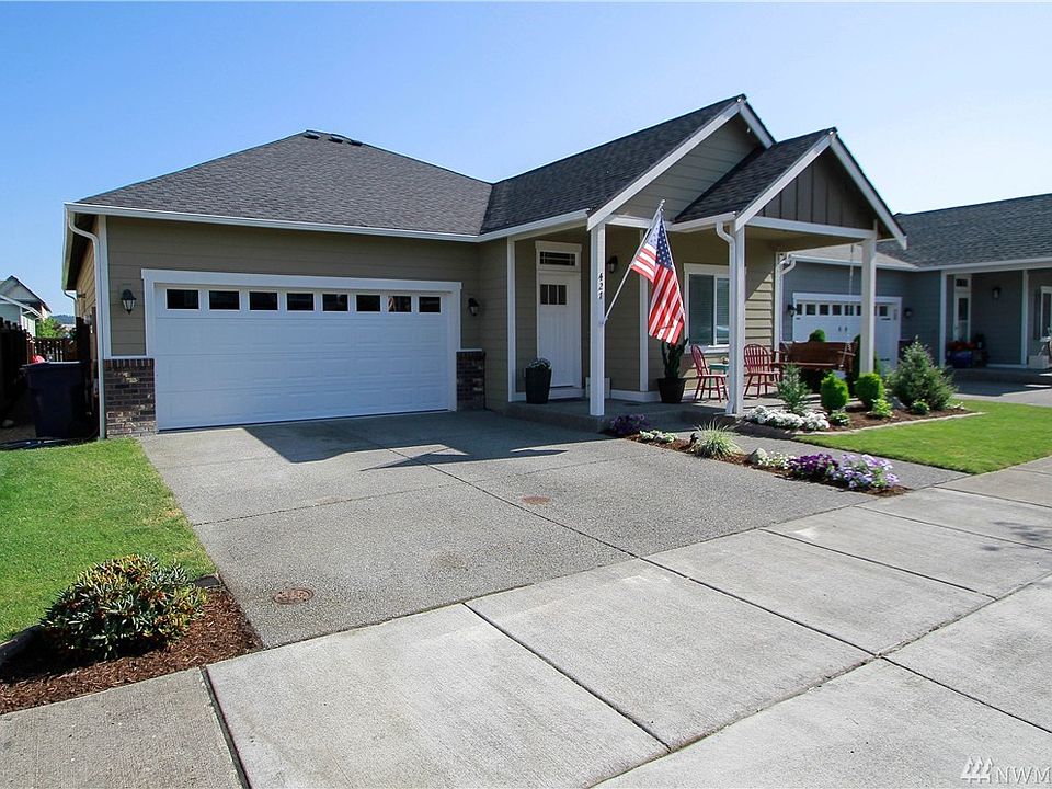 1st image of 427 Petersen Dr E