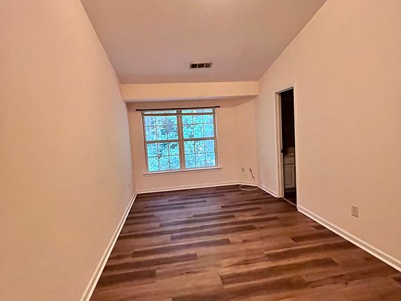 4th image of 905 Redwood Dr