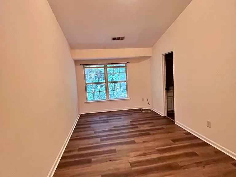 905 Redwood Dr — Photo 4