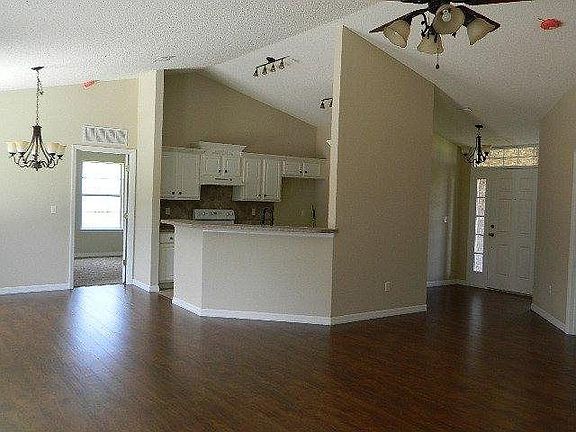 5th image of 13 Lewis Shire Pl