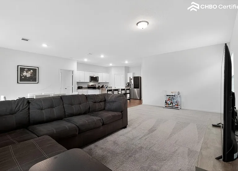 1052 Long Bay Ct — Photo 5