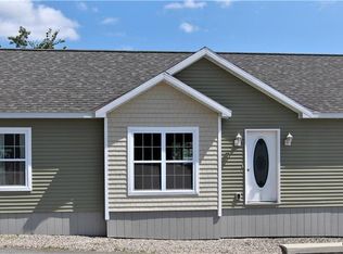 60 Owl Ln, Auburn, ME 04210