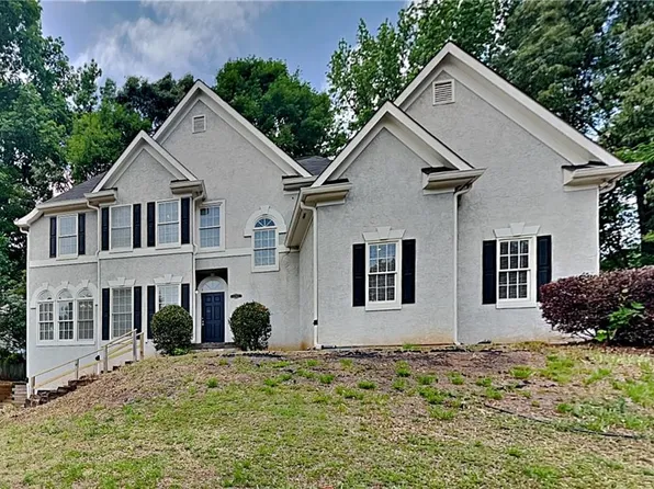 2362 Birch Hollow Trl, Lawrenceville, GA 30043