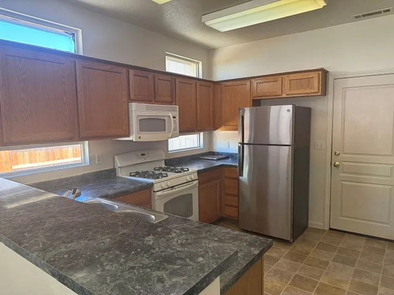 509 Santiago Way — Photo 4