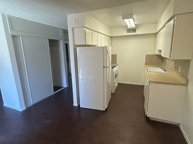 Glenn Apartments — Photo 7