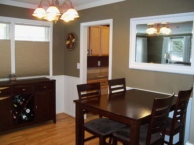 107 S Crestwood Dr — Photo 4