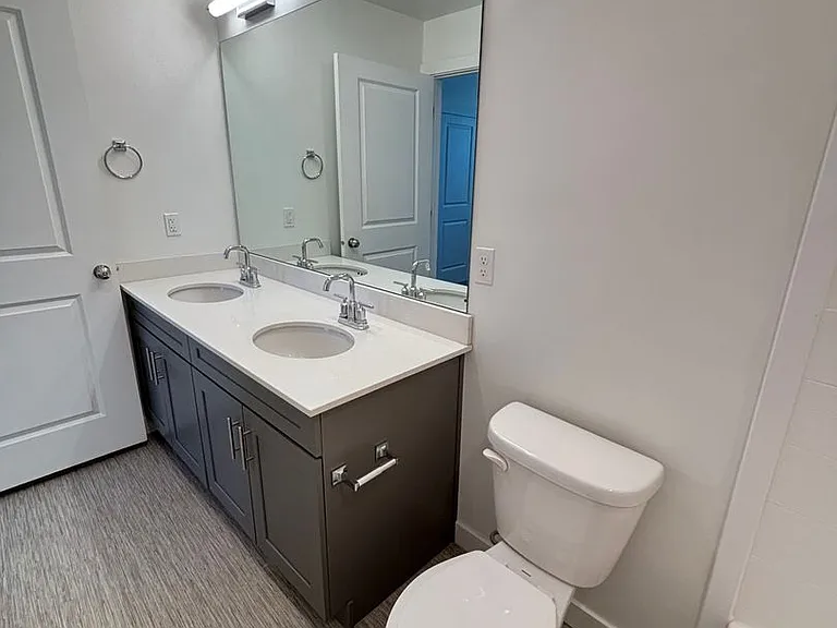 Woods Rose Townhomes — Photo 10