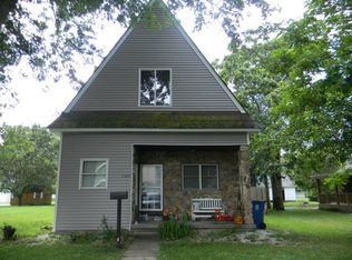 506 Sheridan St, Chenoa, IL 61726