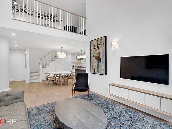 3rd image of 121 W 19th St APT 3A