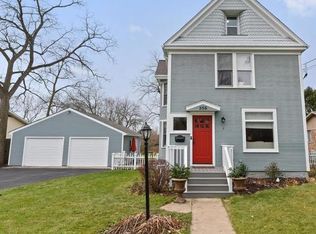 550 Elm St, Deerfield, IL 60015