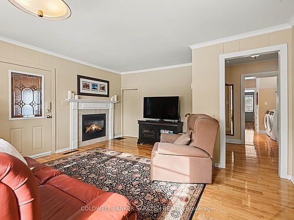 4th image of 29 Daniel St S